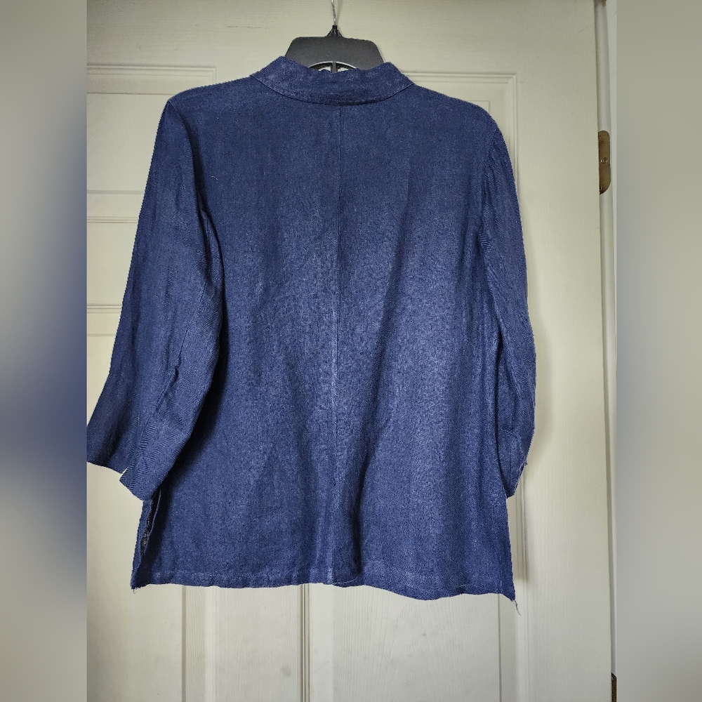 Lauren, Size Small, Navy Shirt - Picture 2 of 8